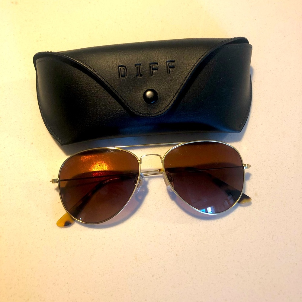 Diff sunglasses never worn